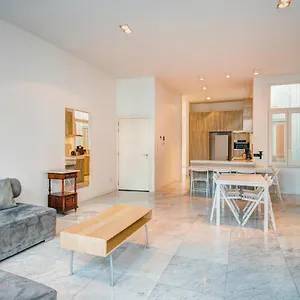 Three Bedroom Marble In The Heart Of , Antwerpen België